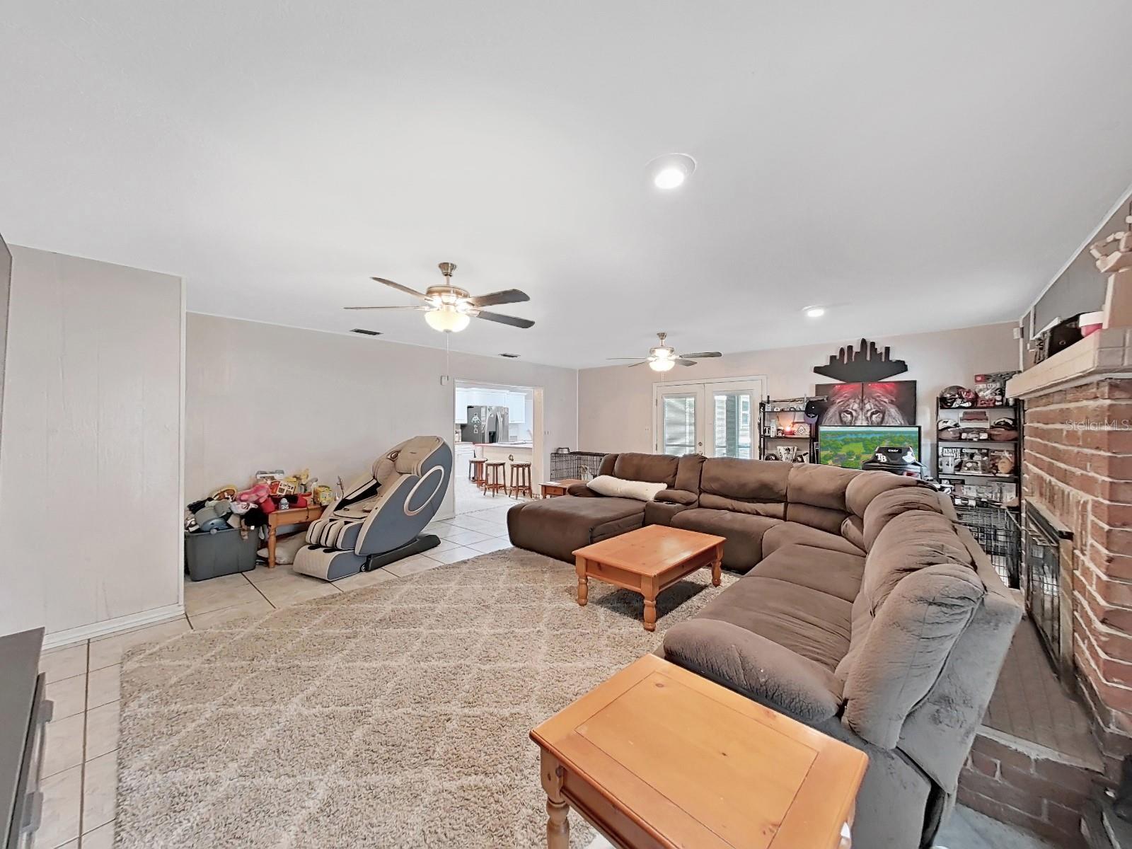 Listing photo id 21 for 2531 Lake Ellen Drive