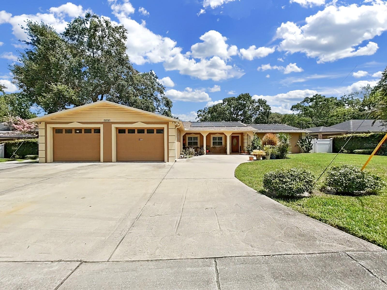 Listing photo id 28 for 2531 Lake Ellen Drive