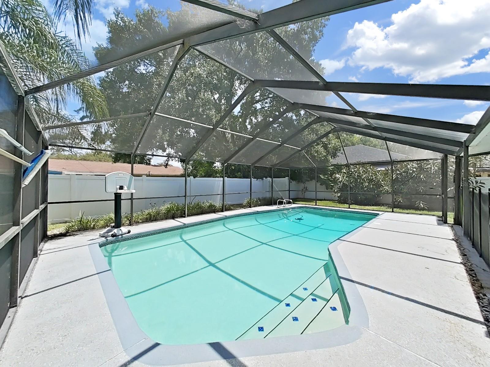 Listing photo id 5 for 2531 Lake Ellen Drive