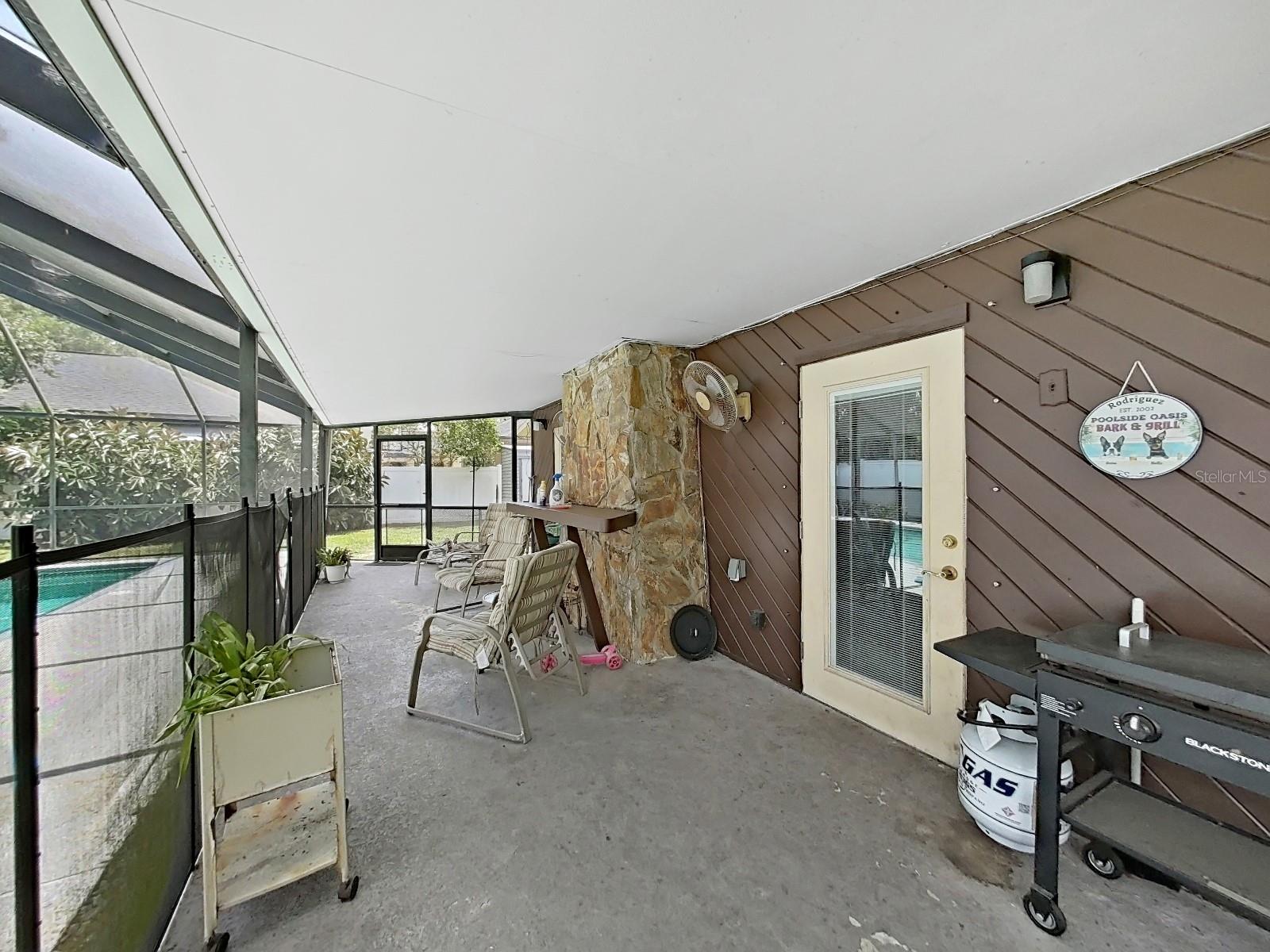 Listing photo id 6 for 2531 Lake Ellen Drive