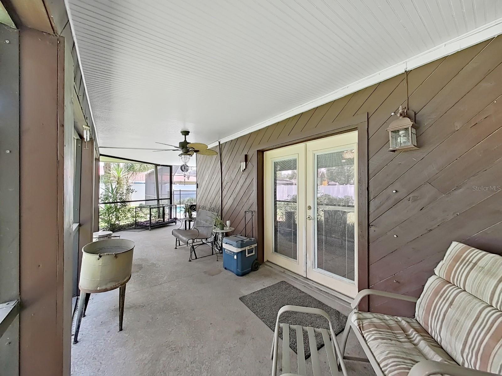 Listing photo id 7 for 2531 Lake Ellen Drive