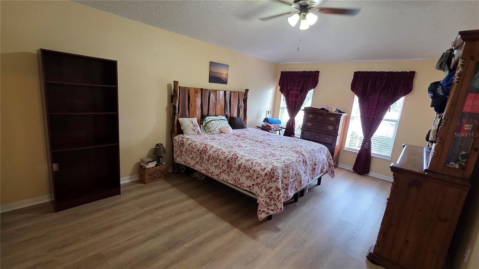 Image 10 of 31 For 4905 Newton Court