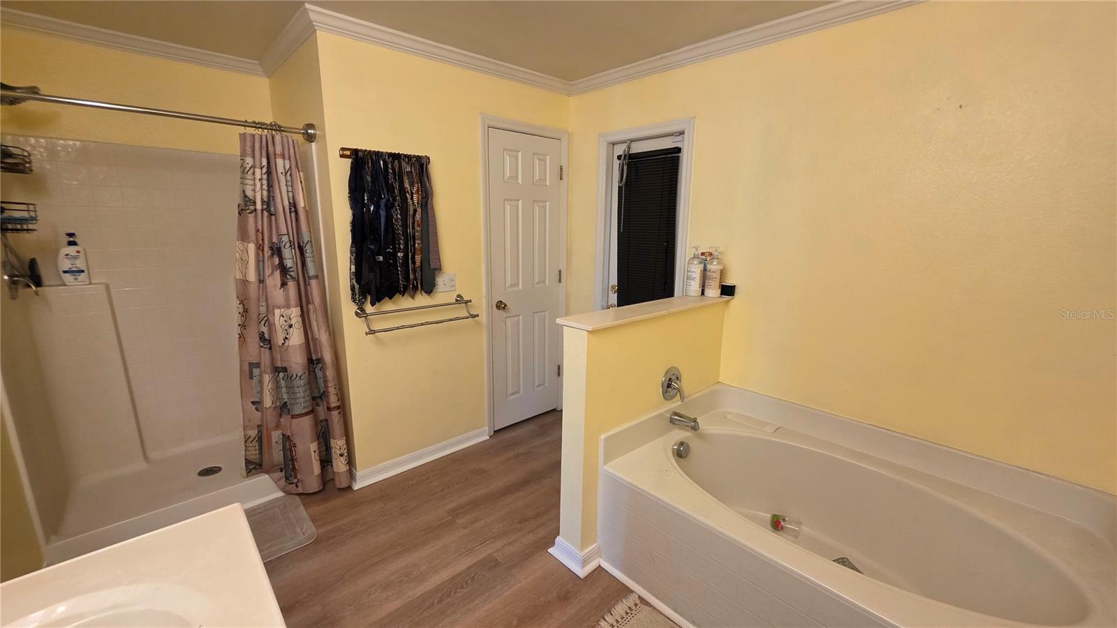 Image 14 of 31 For 4905 Newton Court