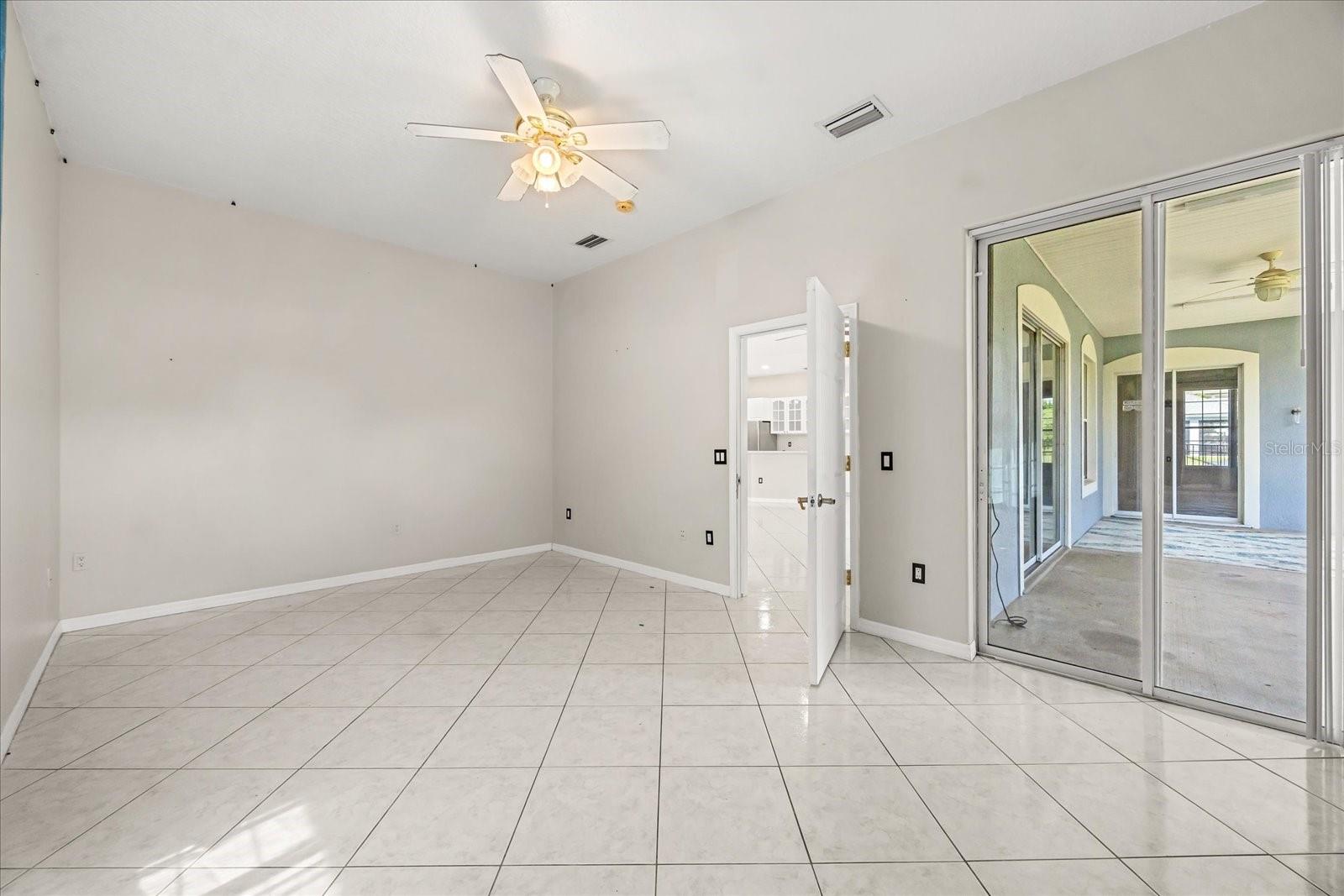 Image 18 of 47 For 13848 Vista Del Lago Boulevard