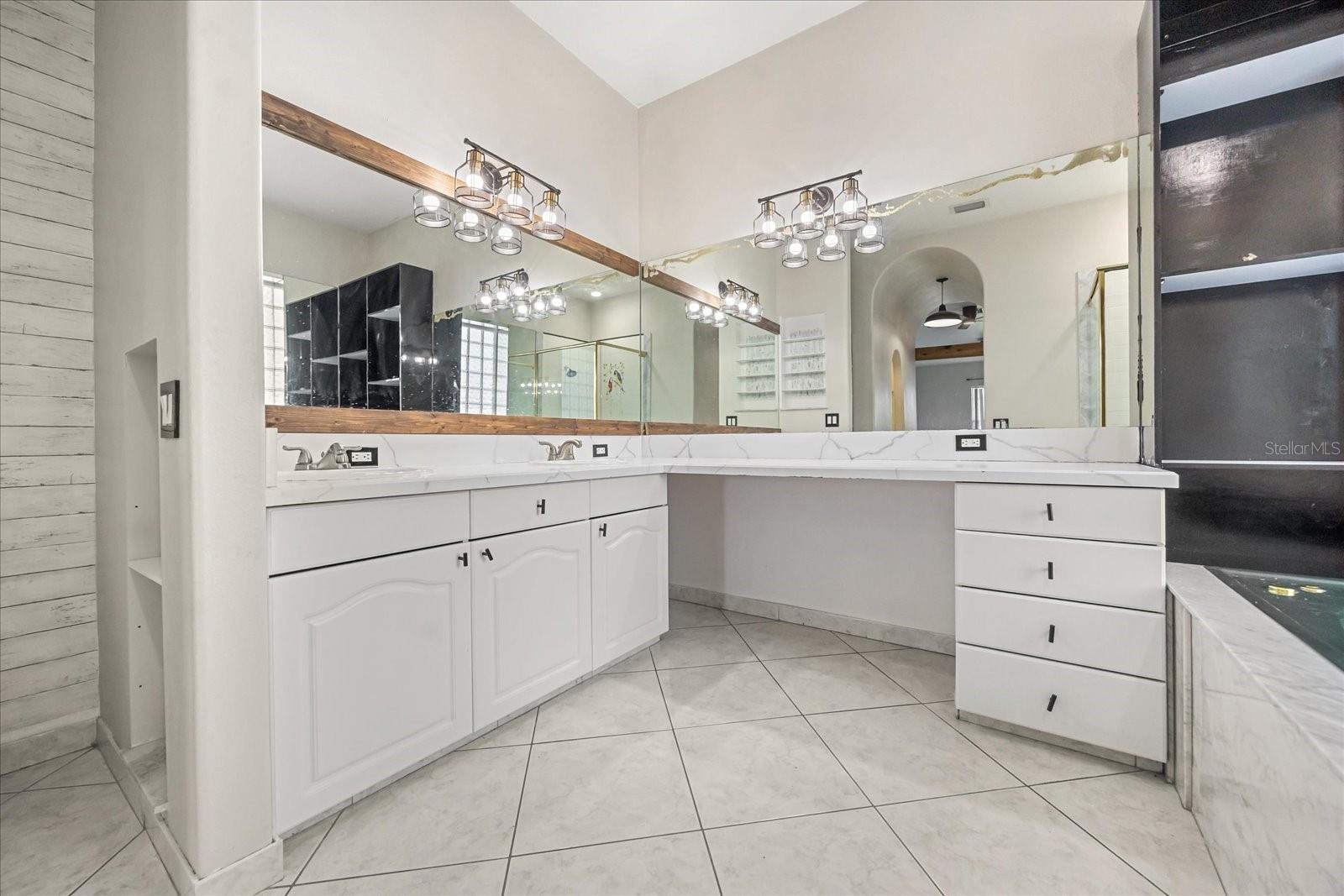 Image 32 of 47 For 13848 Vista Del Lago Boulevard