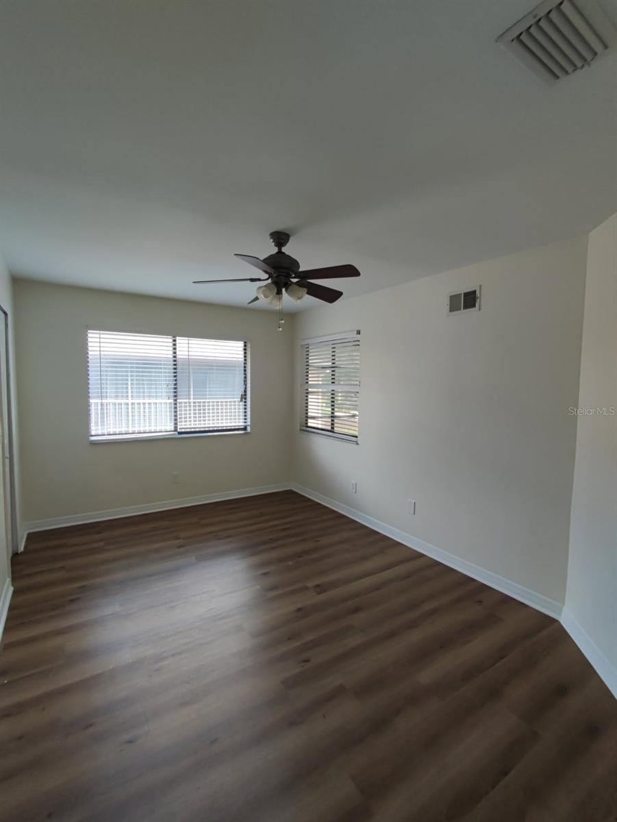 Image 8 of 14 For 6019 Scotchwood Glen 201