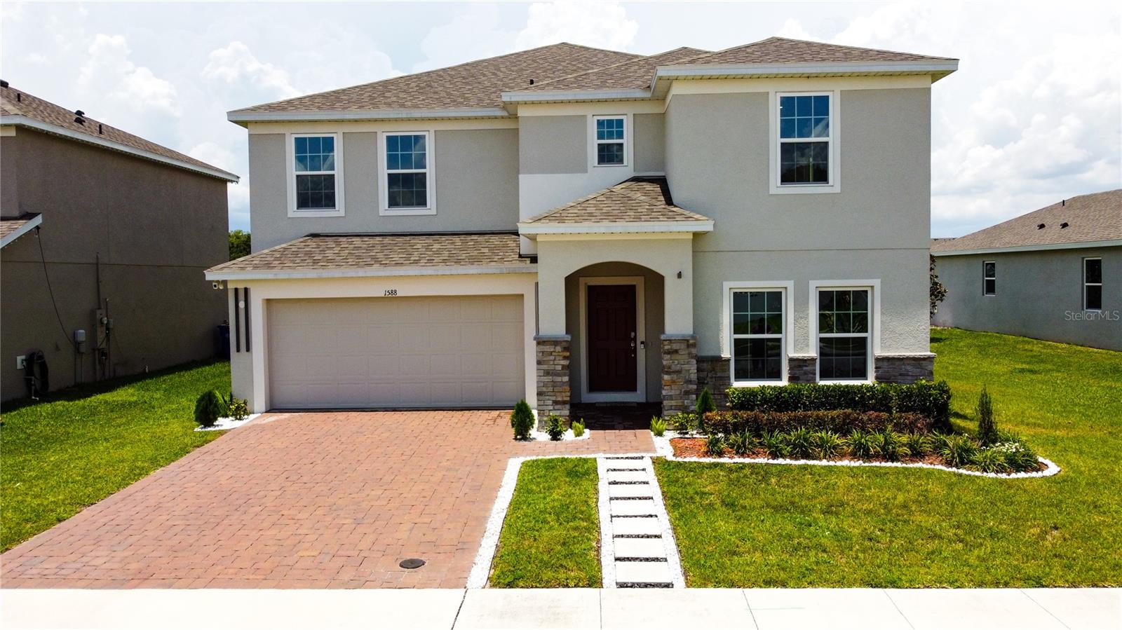 Image 3 of 35 For 1588 Sky Lakes Drive