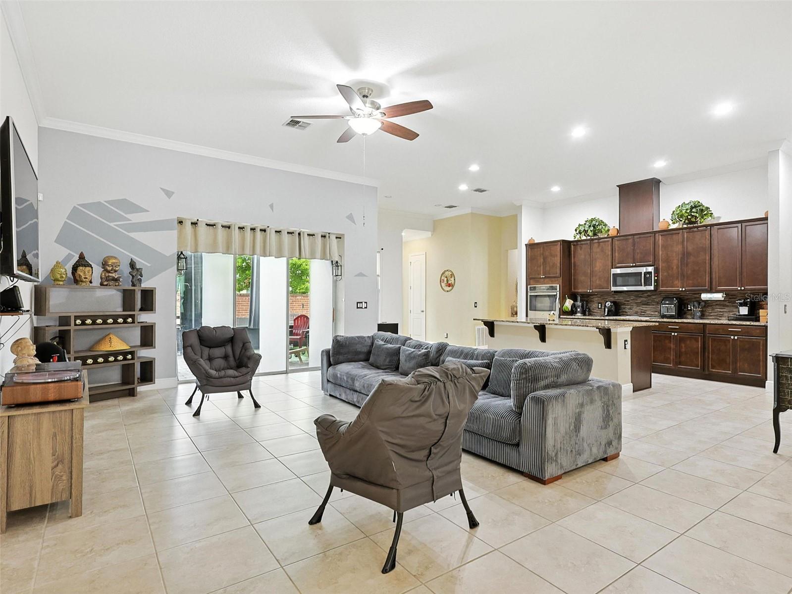Image 12 of 70 For 918 Blackthorn Drive