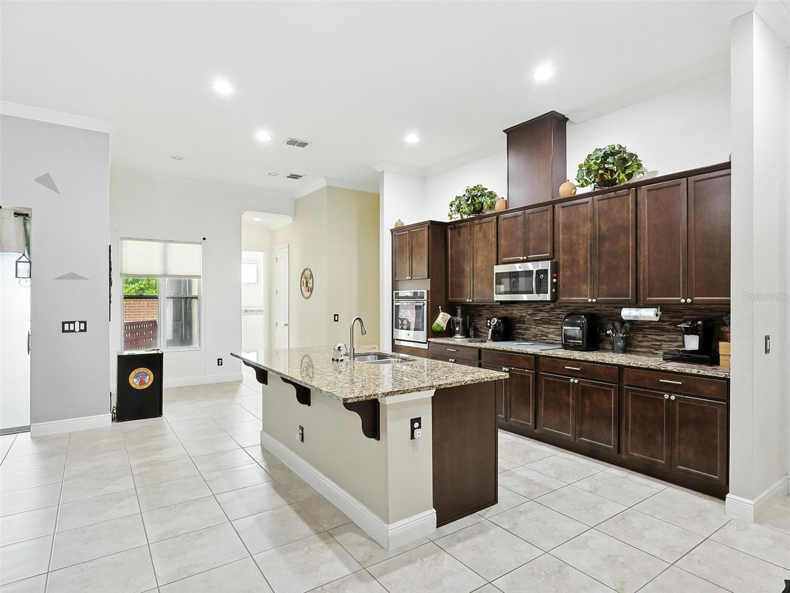 Image 20 of 70 For 918 Blackthorn Drive