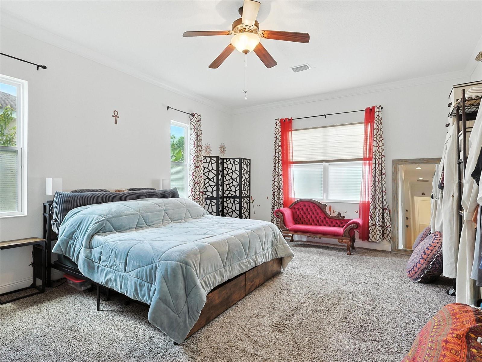 Image 23 of 70 For 918 Blackthorn Drive