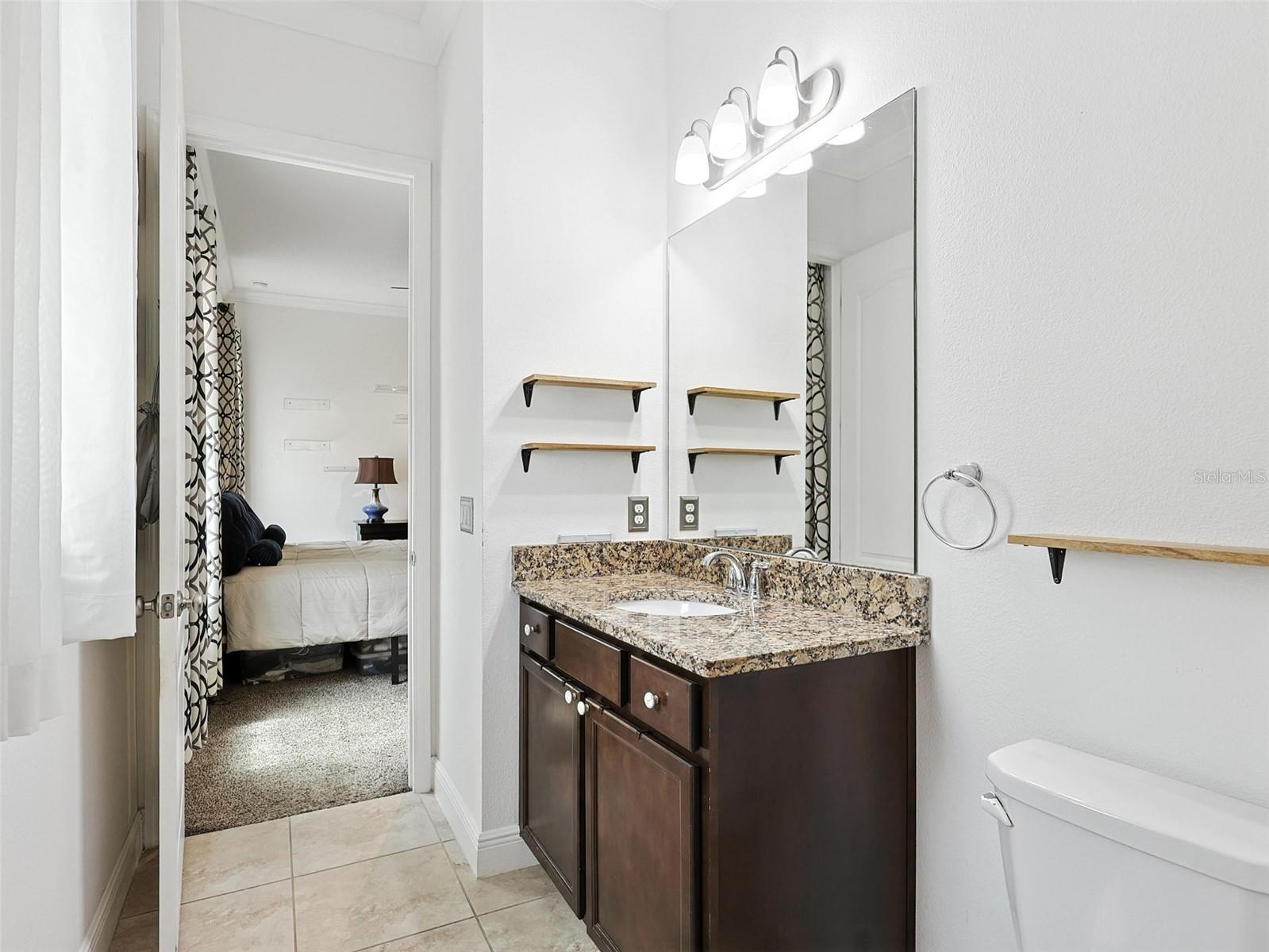 Image 33 of 70 For 918 Blackthorn Drive