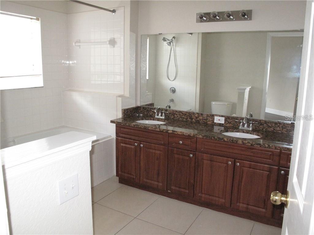 Image 14 of 35 For 3593 Conroy Road 438