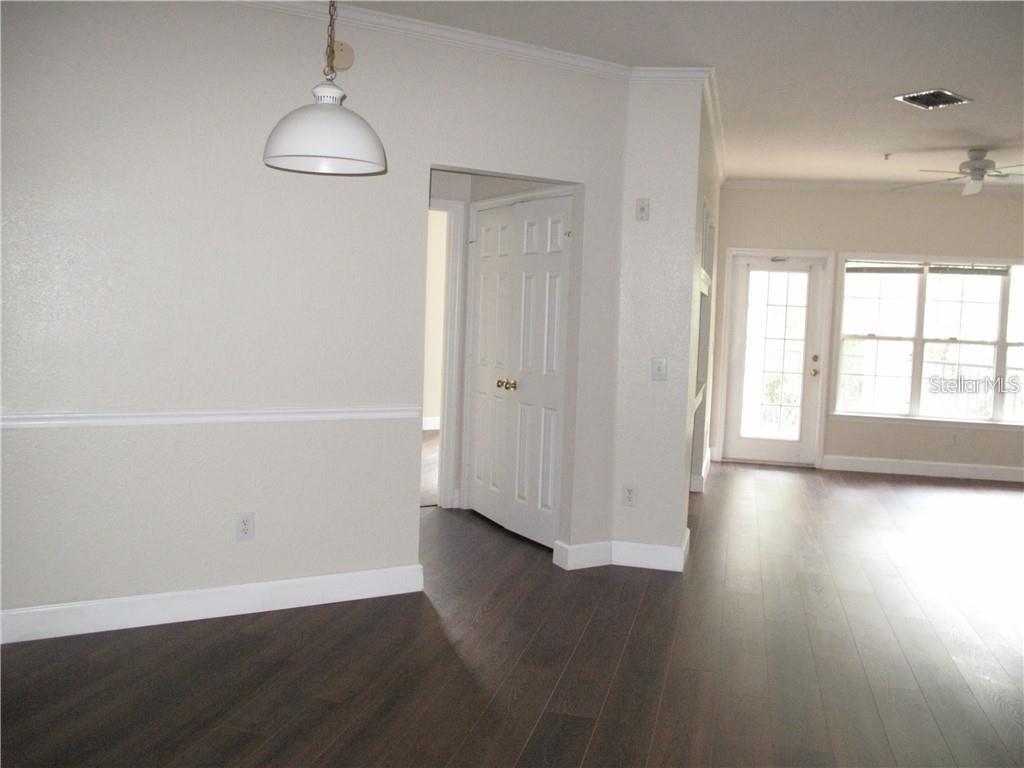 Image 4 of 42 For 3593 Conroy Road 438