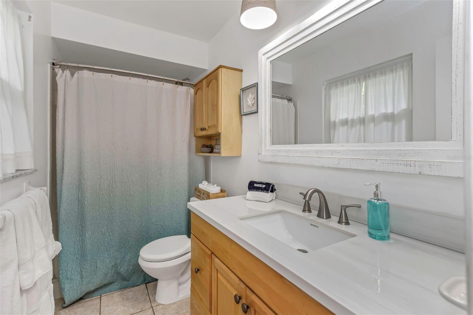 Listing photo id 21 for 11530 66th Avenue N