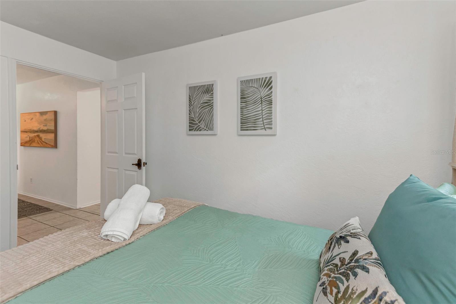 Listing photo id 31 for 11530 66th Avenue N
