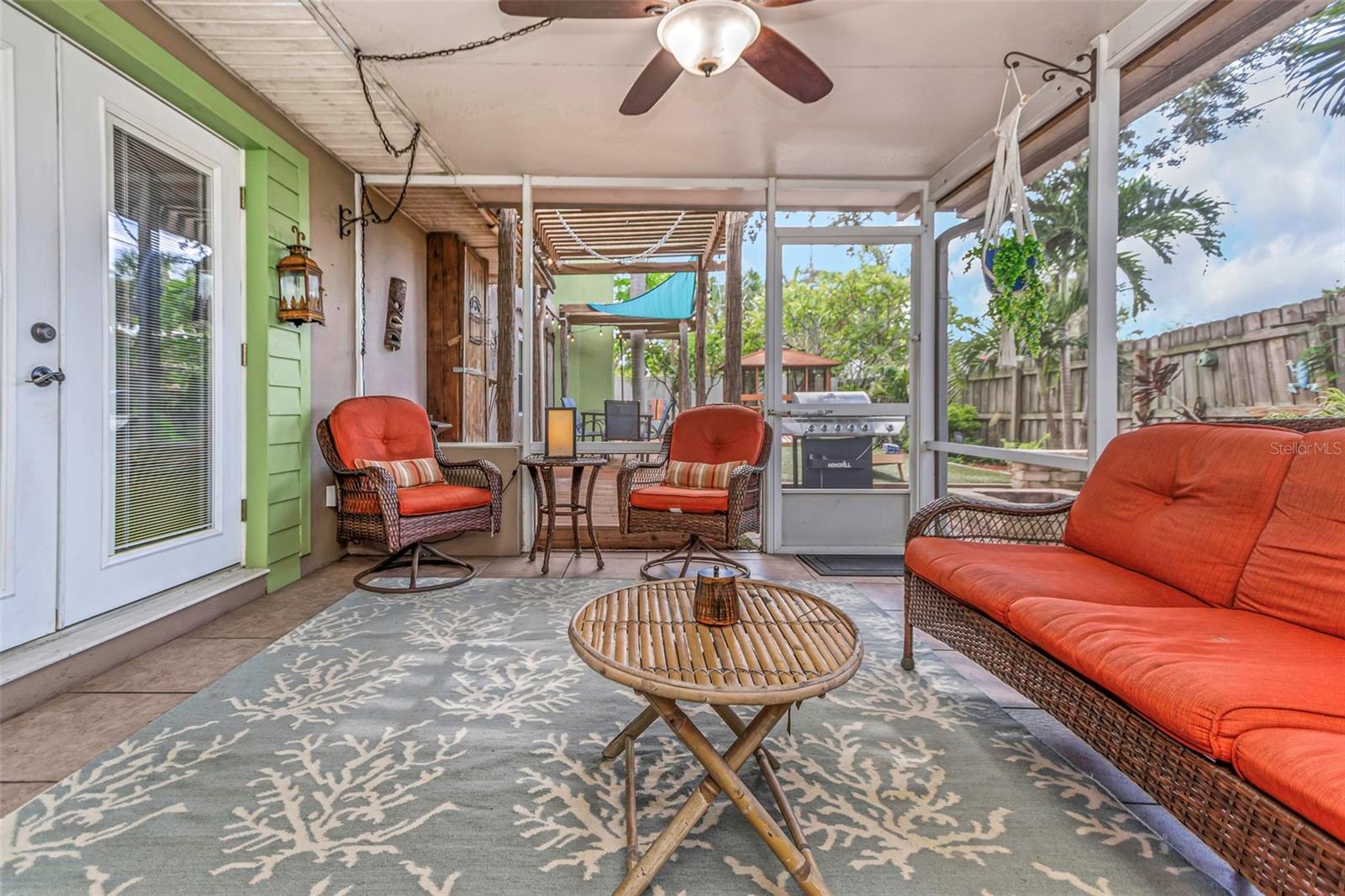 Listing photo id 34 for 11530 66th Avenue N