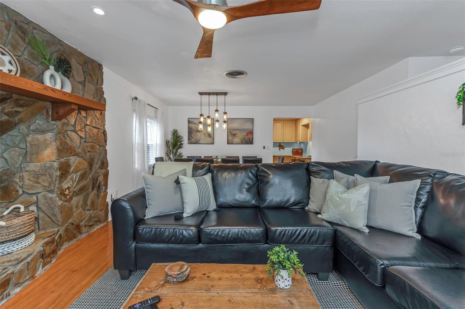 Listing photo id 6 for 11530 66th Avenue N