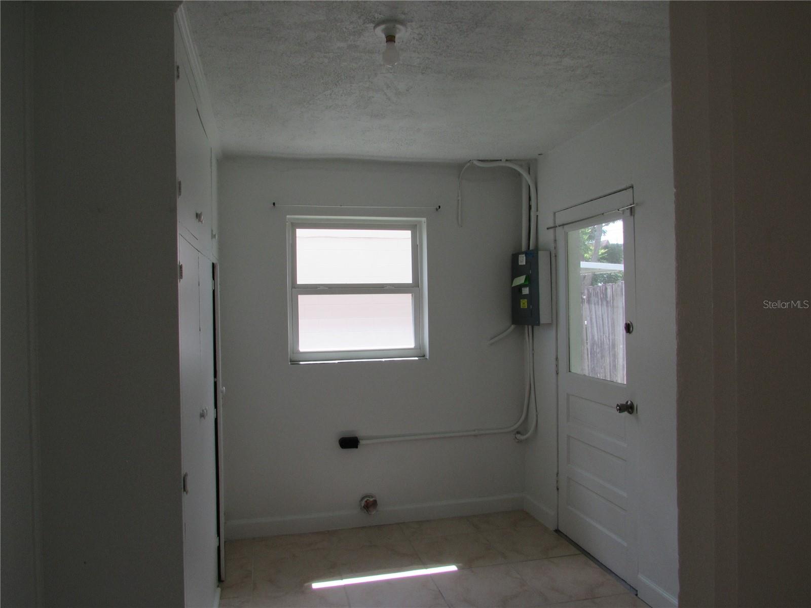 Image 10 of 12 For 137 Linden Street