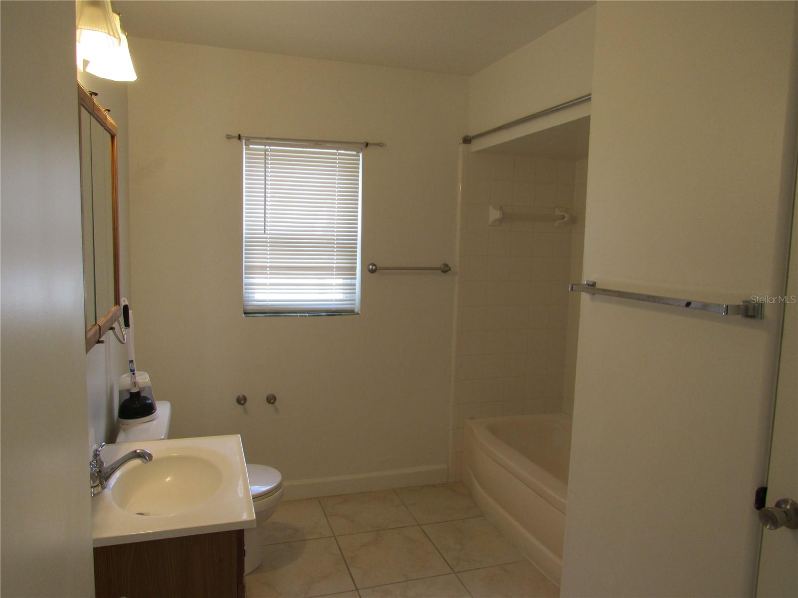 Image 7 of 12 For 137 Linden Street