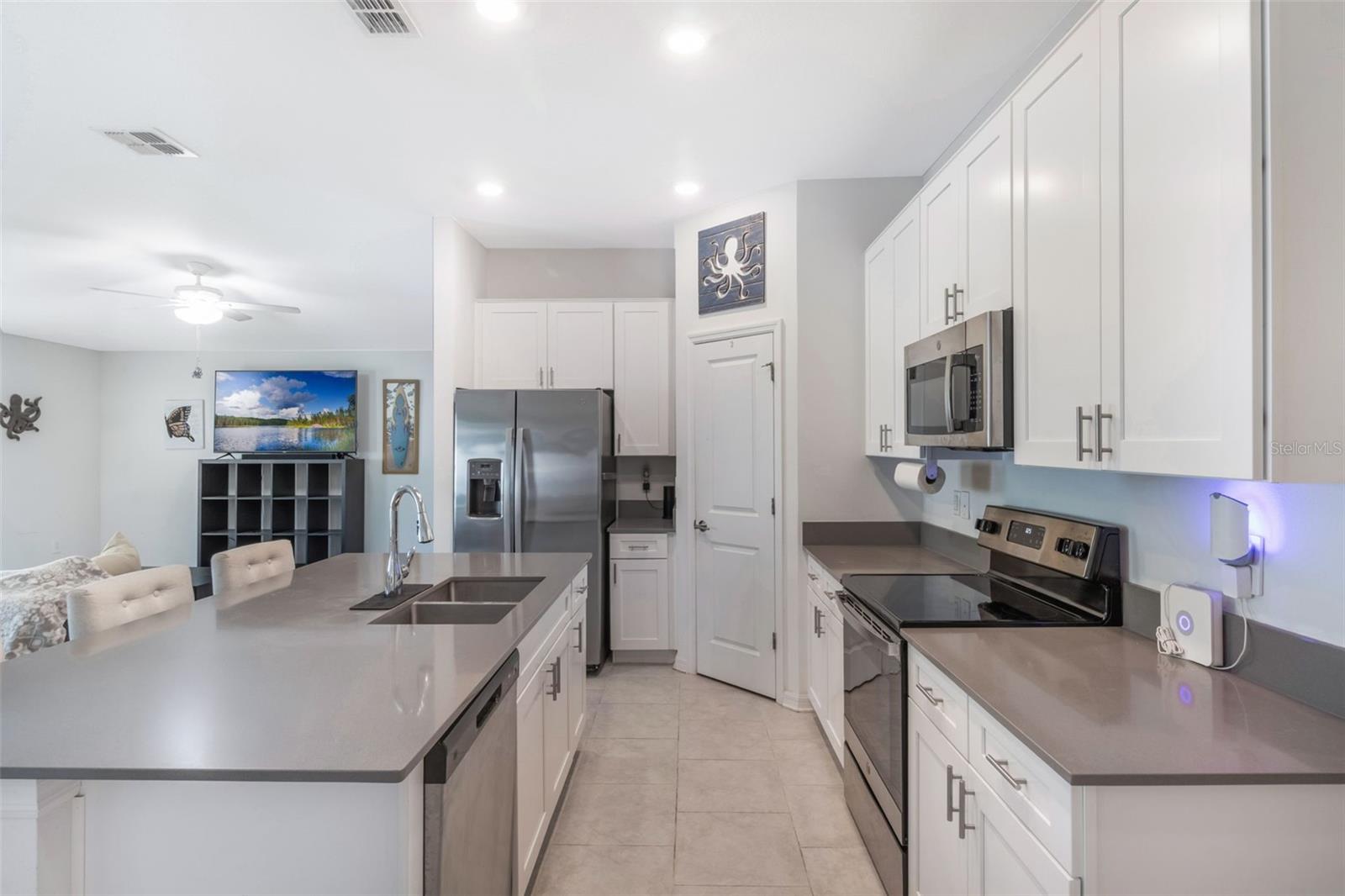 Image 11 of 32 For 621 Silver Palm Drive