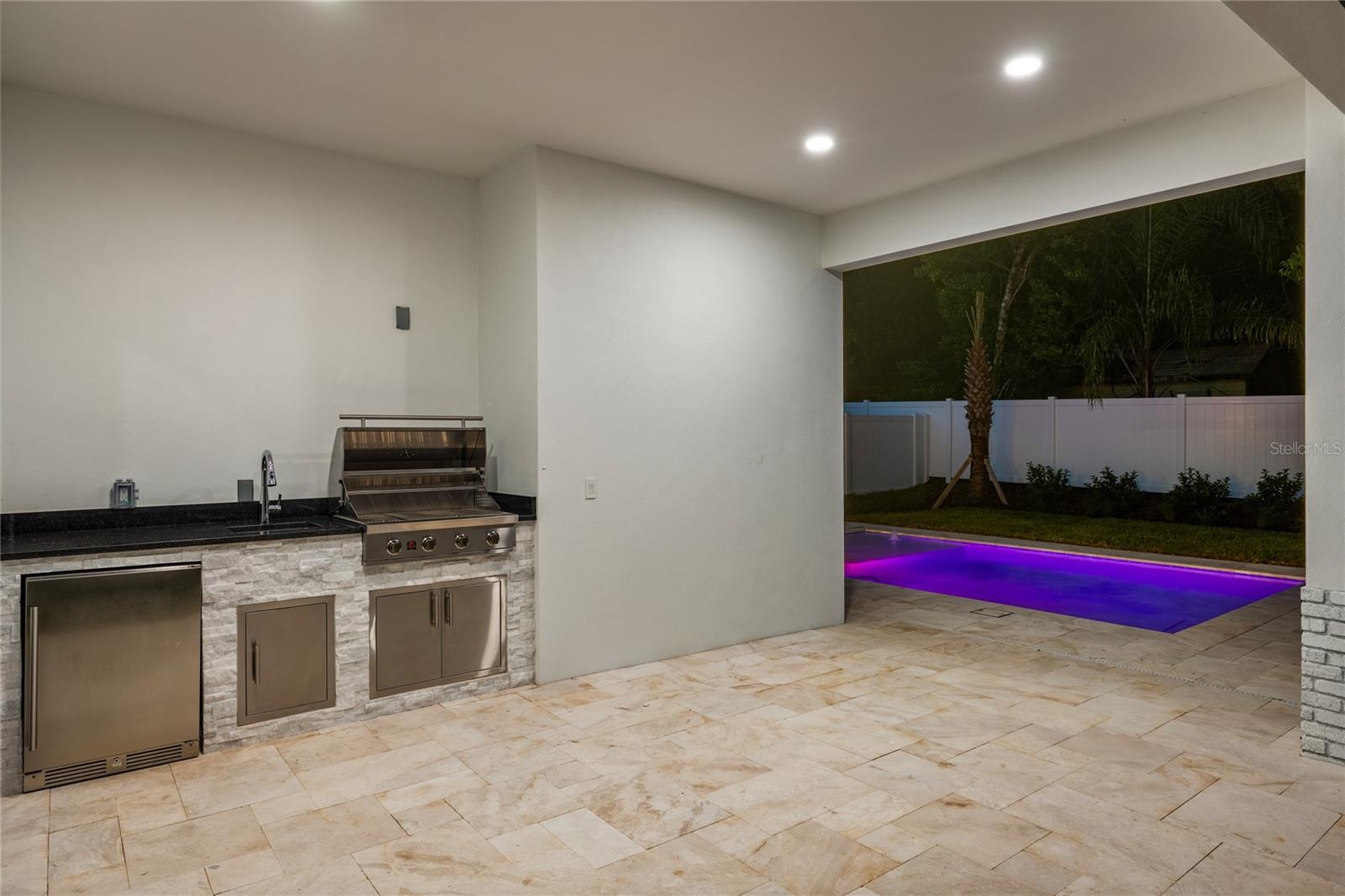 Image 47 of 52 For 925 Lake Emerald Drive