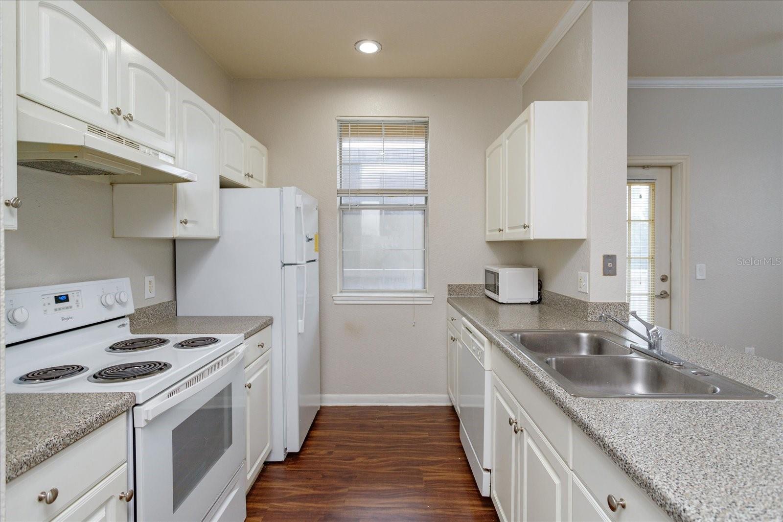 Image 11 of 26 For 860 Orange Avenue 262
