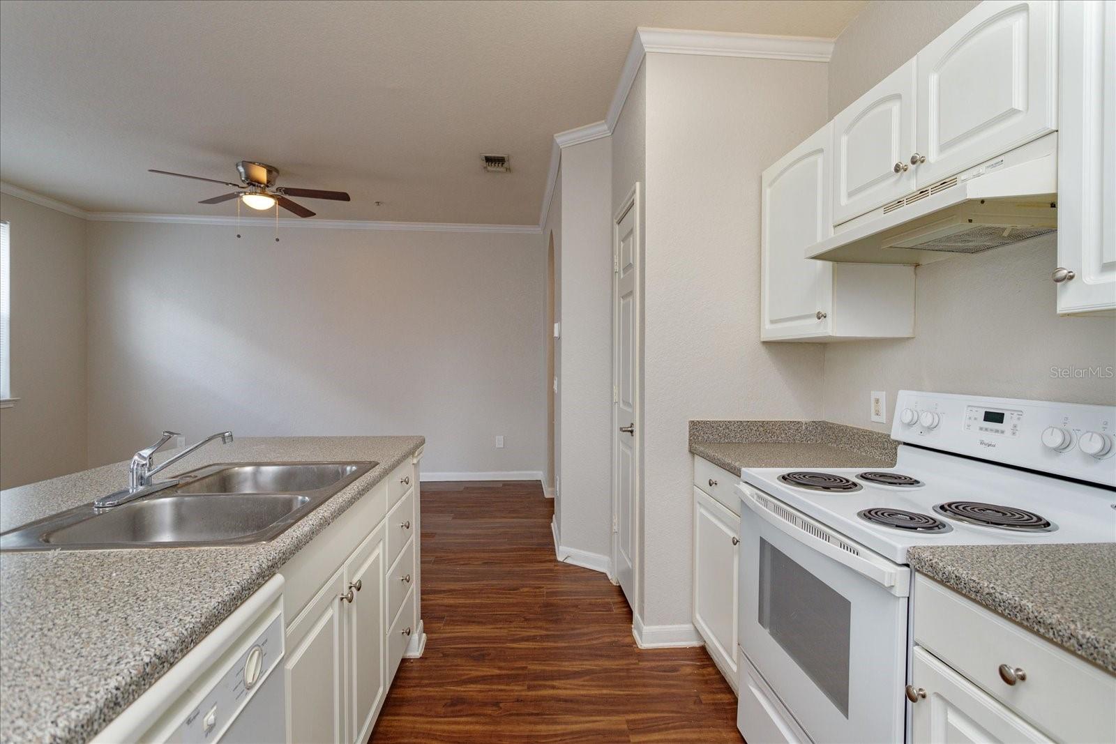 Image 12 of 26 For 860 Orange Avenue 262