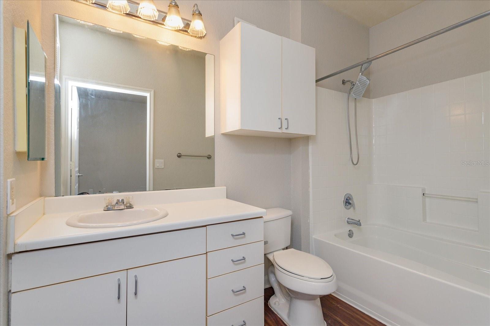 Image 15 of 26 For 860 Orange Avenue 262