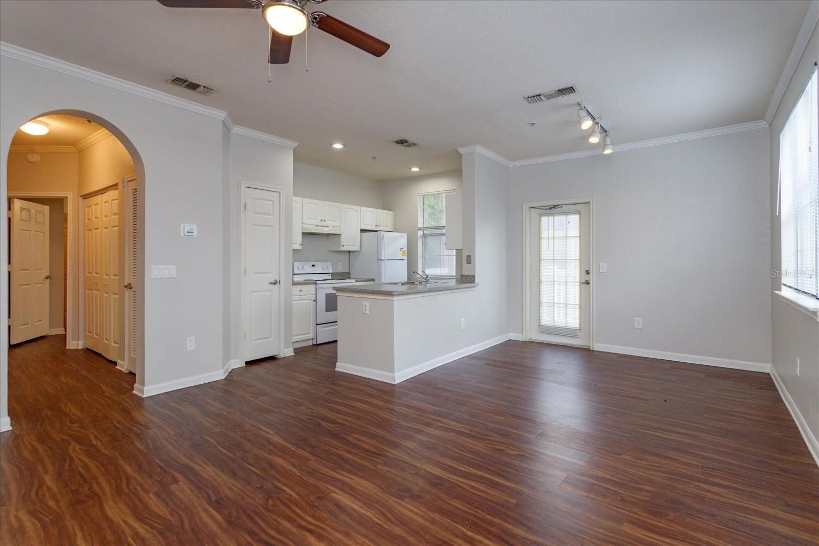Image 5 of 26 For 860 Orange Avenue 262