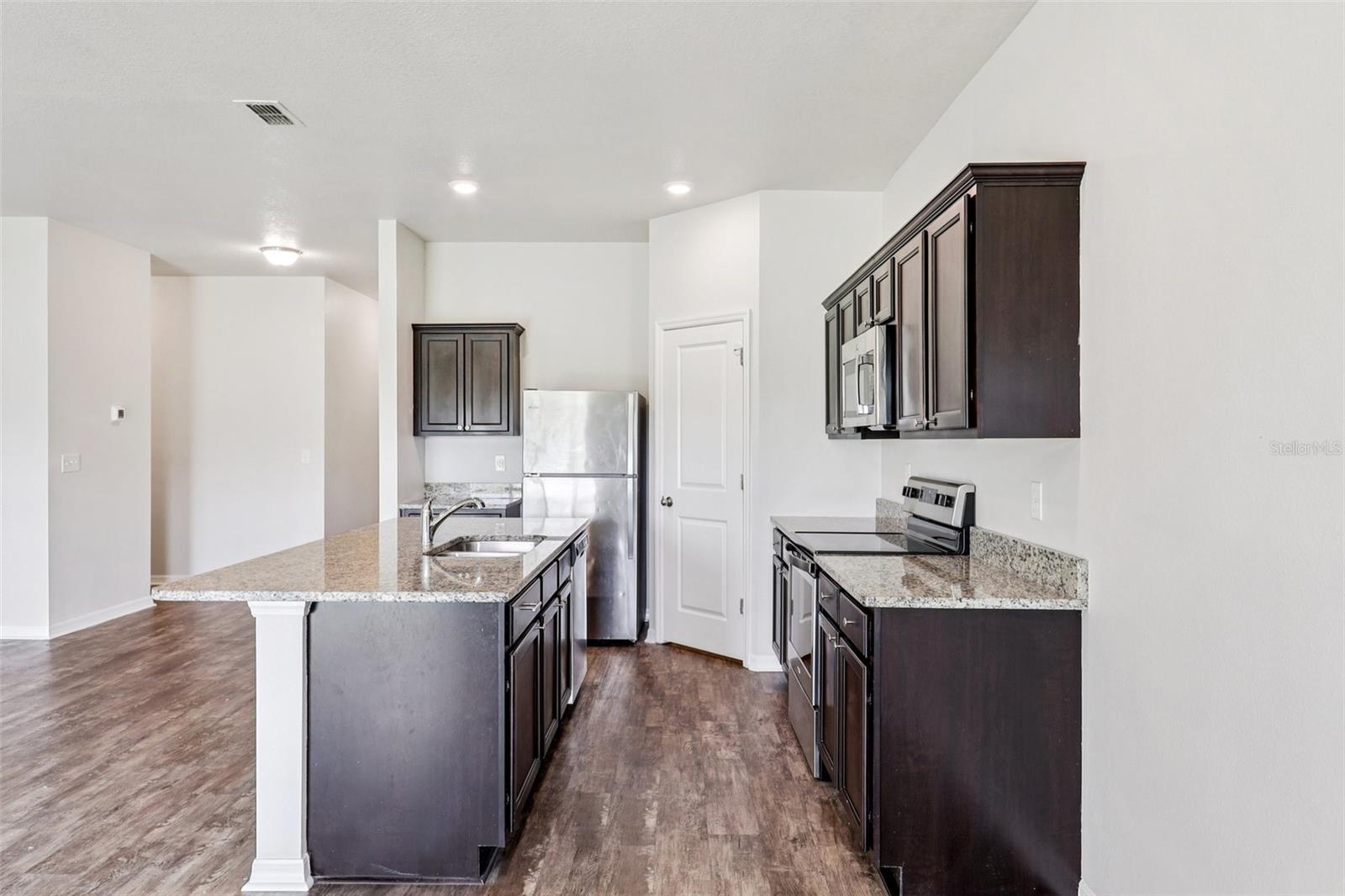 Image 13 of 34 For 3093 Neverland Drive