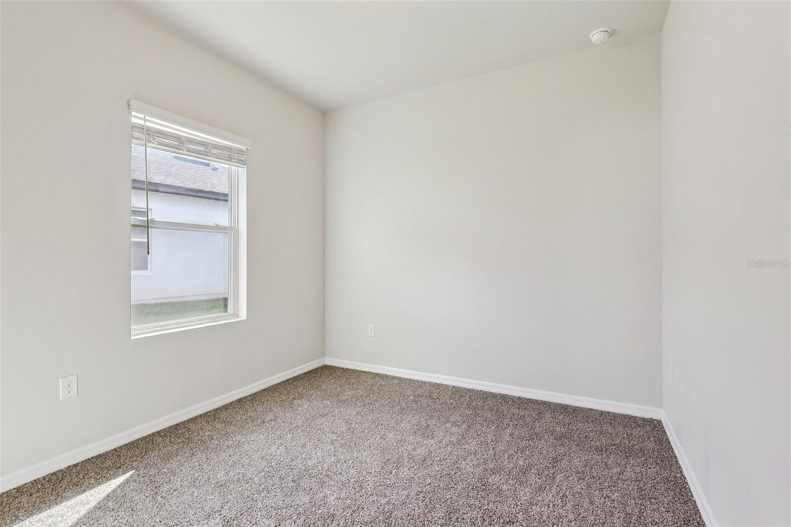 Image 21 of 34 For 3093 Neverland Drive