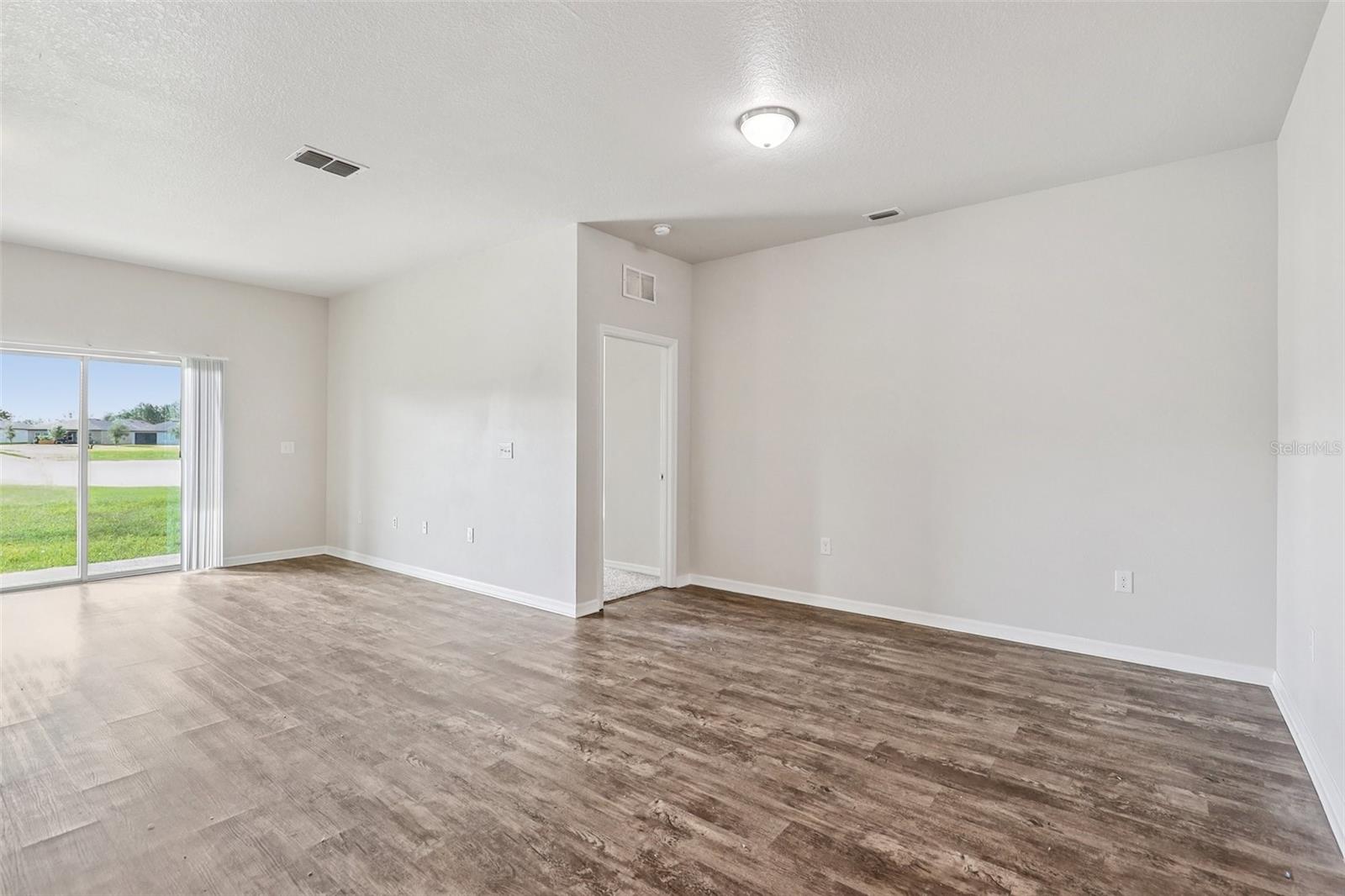 Image 5 of 34 For 3093 Neverland Drive