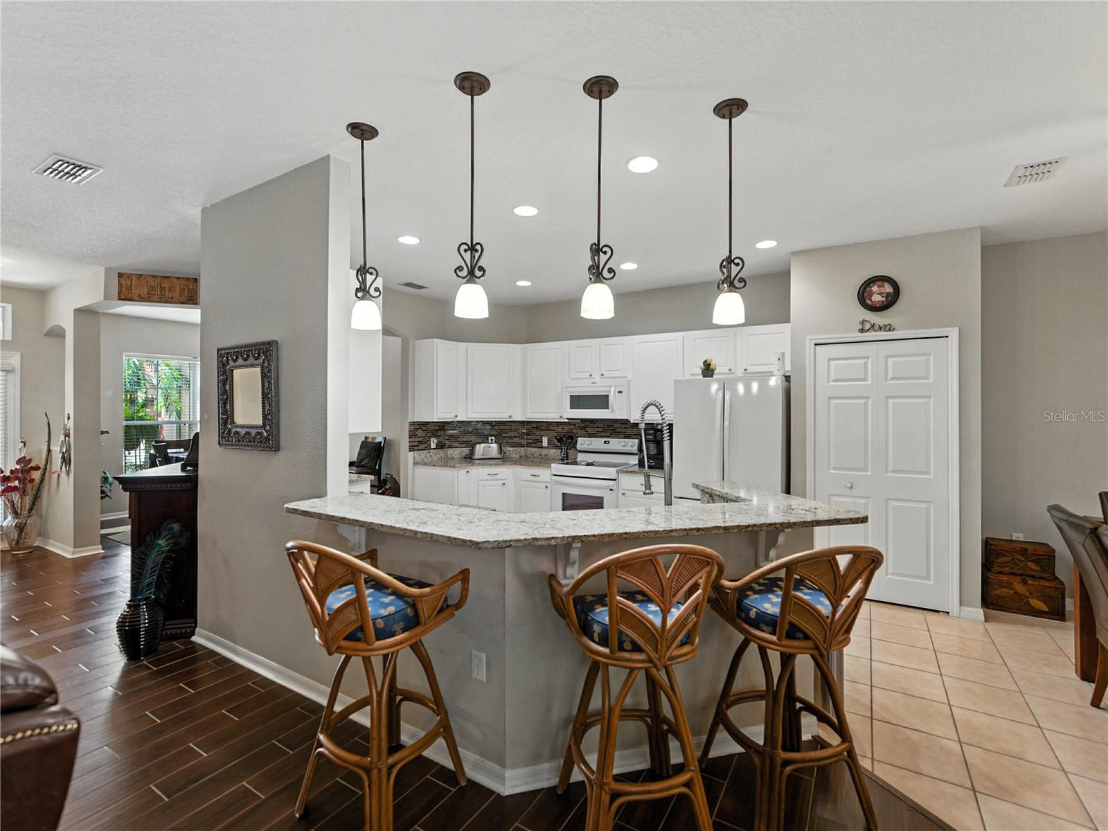 Image 9 of 29 For 3556 Sunset Isles Blvd.