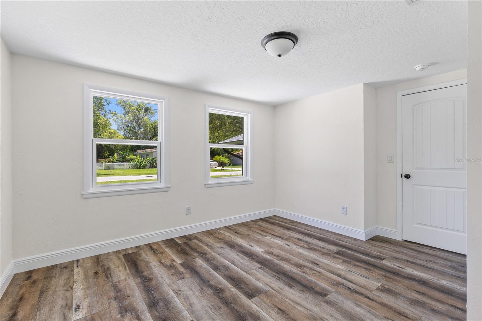 Image 10 of 46 For 608 Cedar Avenue