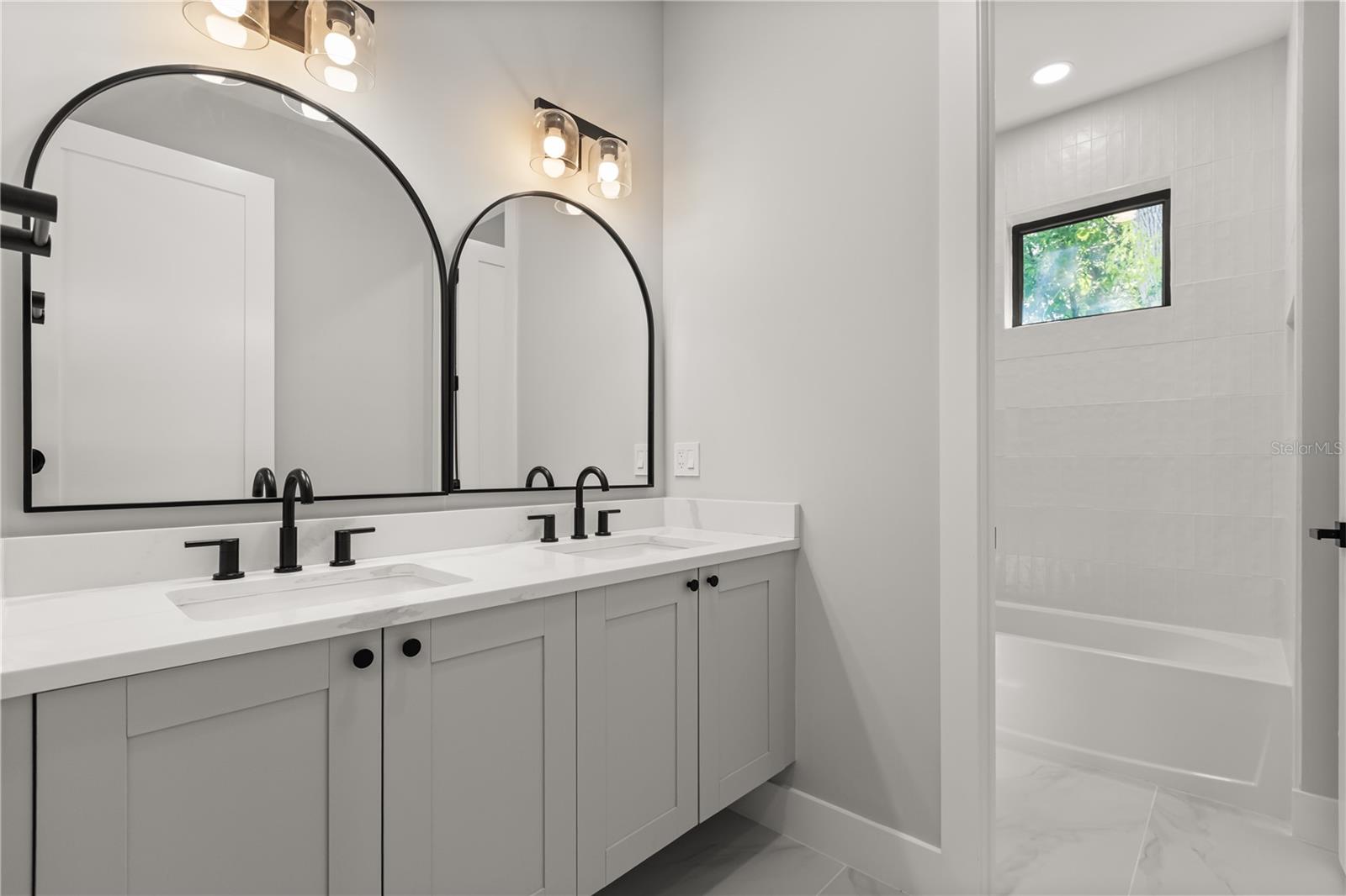 Image 30 of 48 For 902 Shady Lane Drive