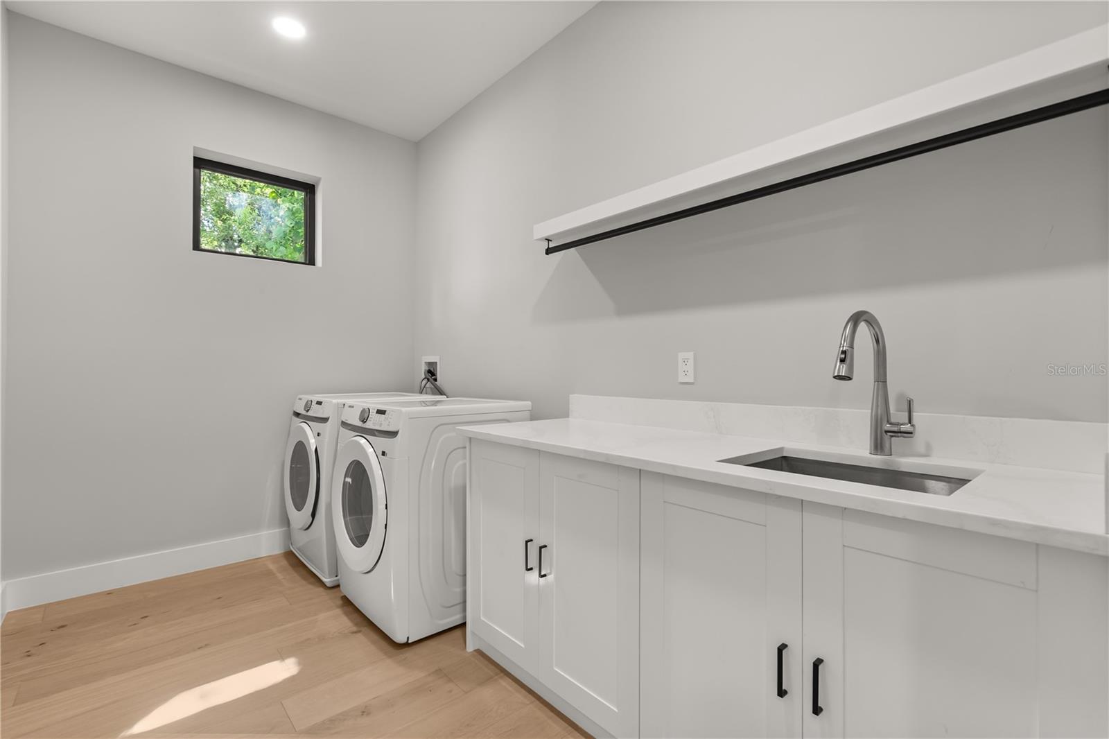Image 32 of 48 For 902 Shady Lane Drive