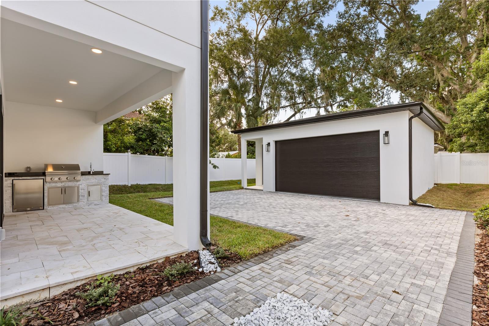 Image 37 of 48 For 902 Shady Lane Drive