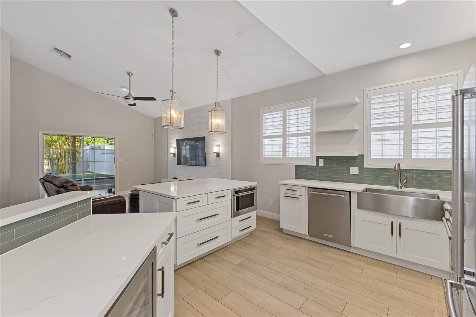 Image 10 of 27 For 8407 Foxworth Circle 15
