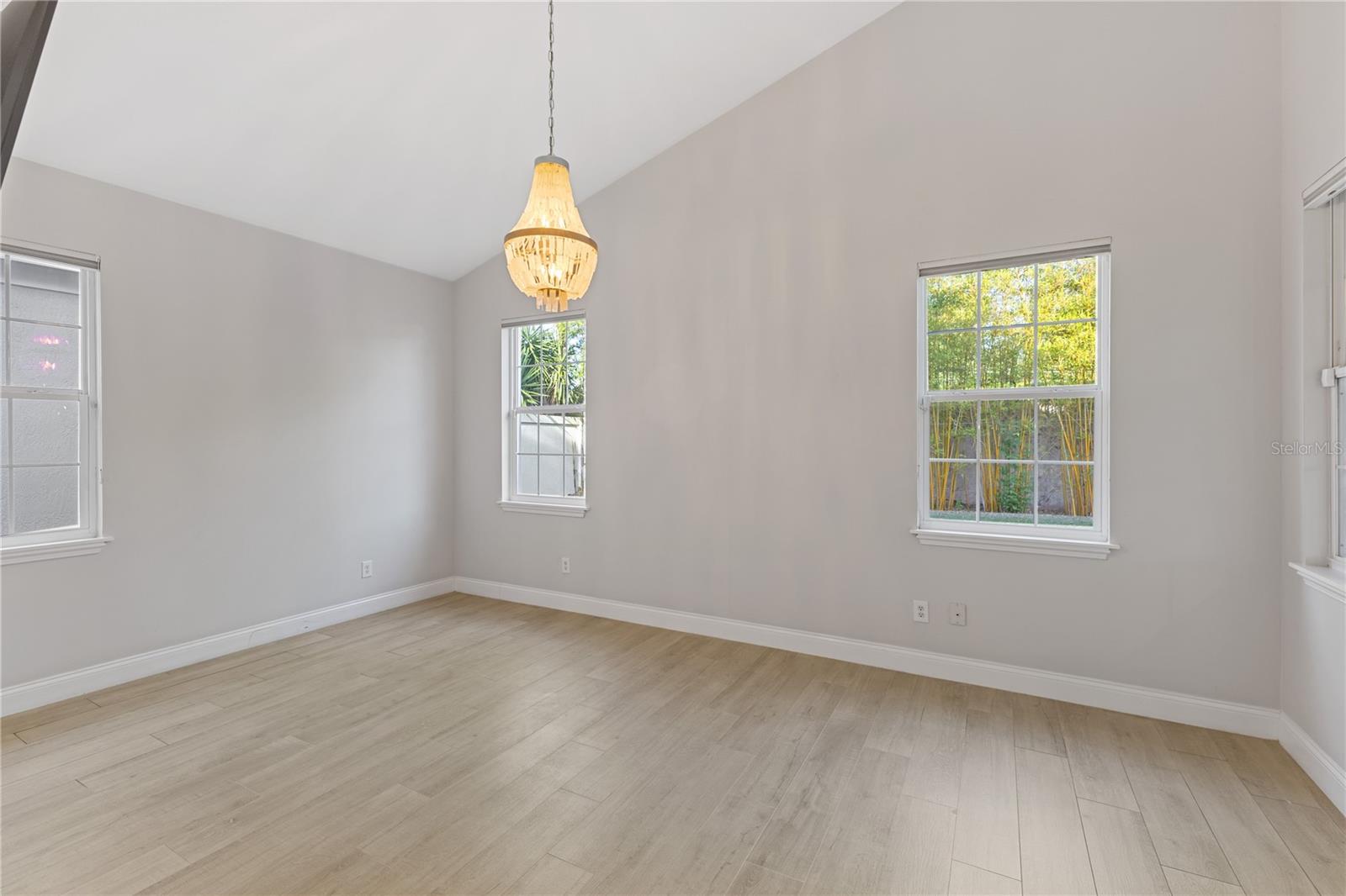 Image 15 of 27 For 8407 Foxworth Circle 15