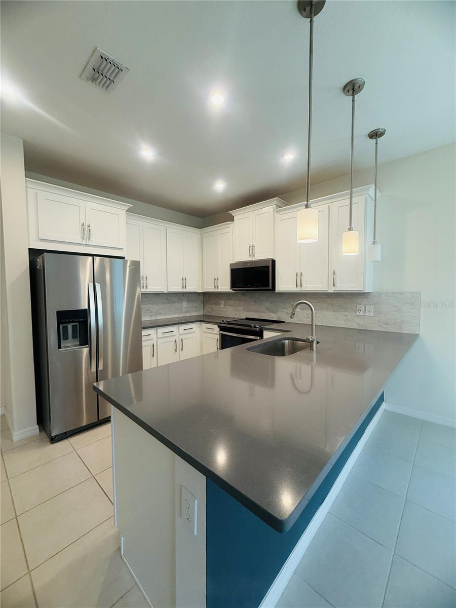 Listing photo id 12 for 8878 Herencia Alley