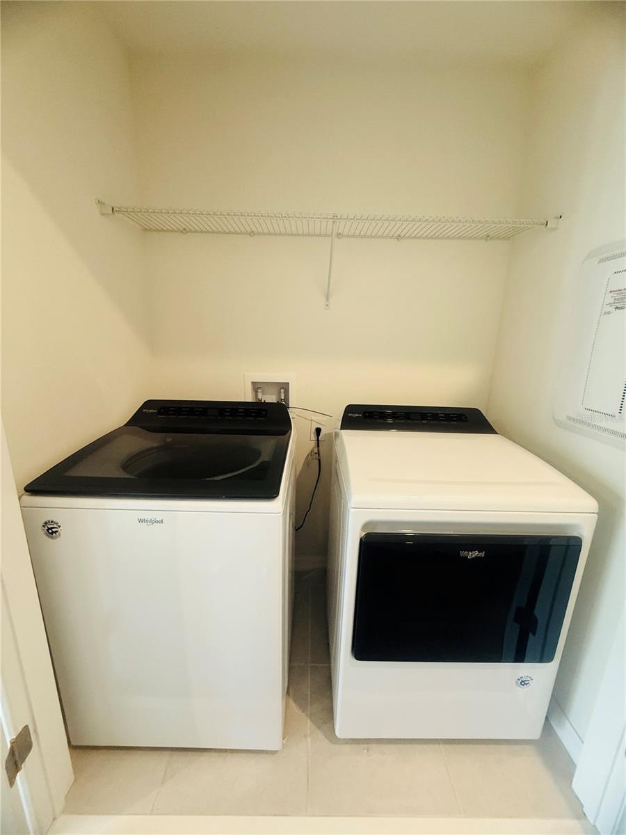 Listing photo id 16 for 8878 Herencia Alley