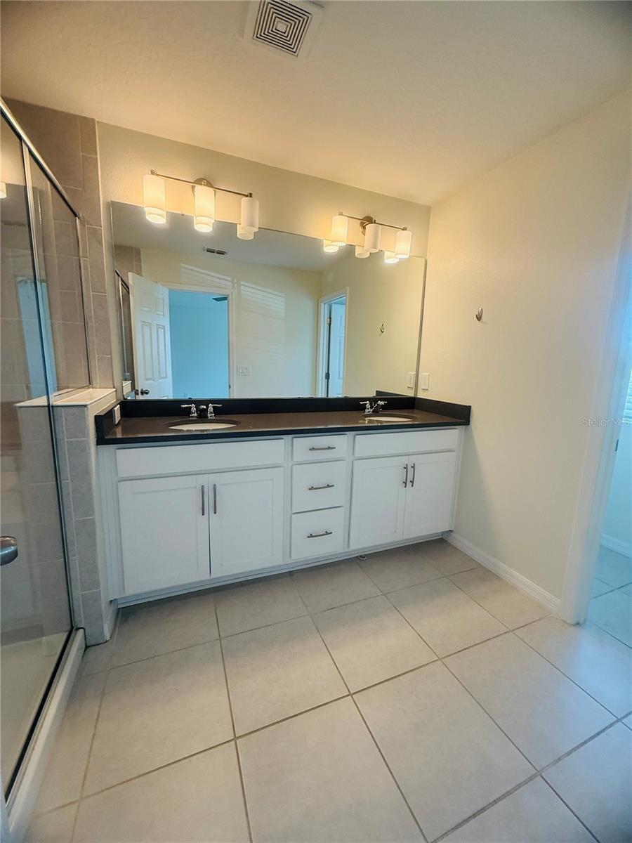 Listing photo id 20 for 8878 Herencia Alley