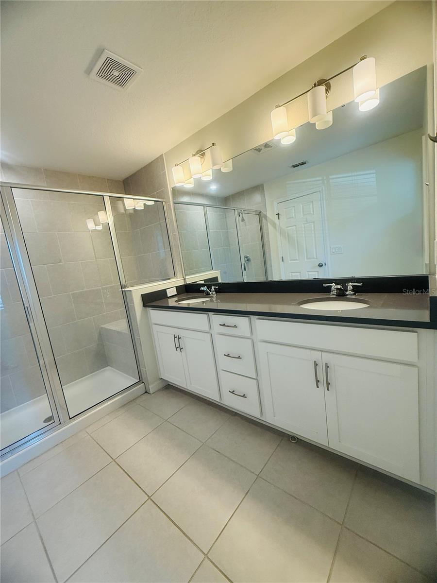 Listing photo id 24 for 8878 Herencia Alley