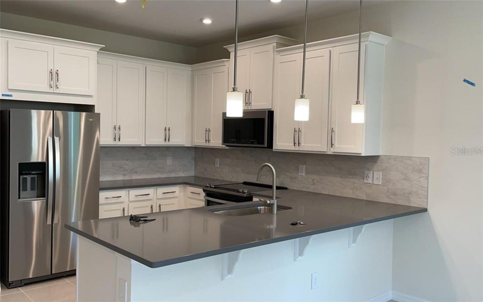 Listing photo id 4 for 8878 Herencia Alley