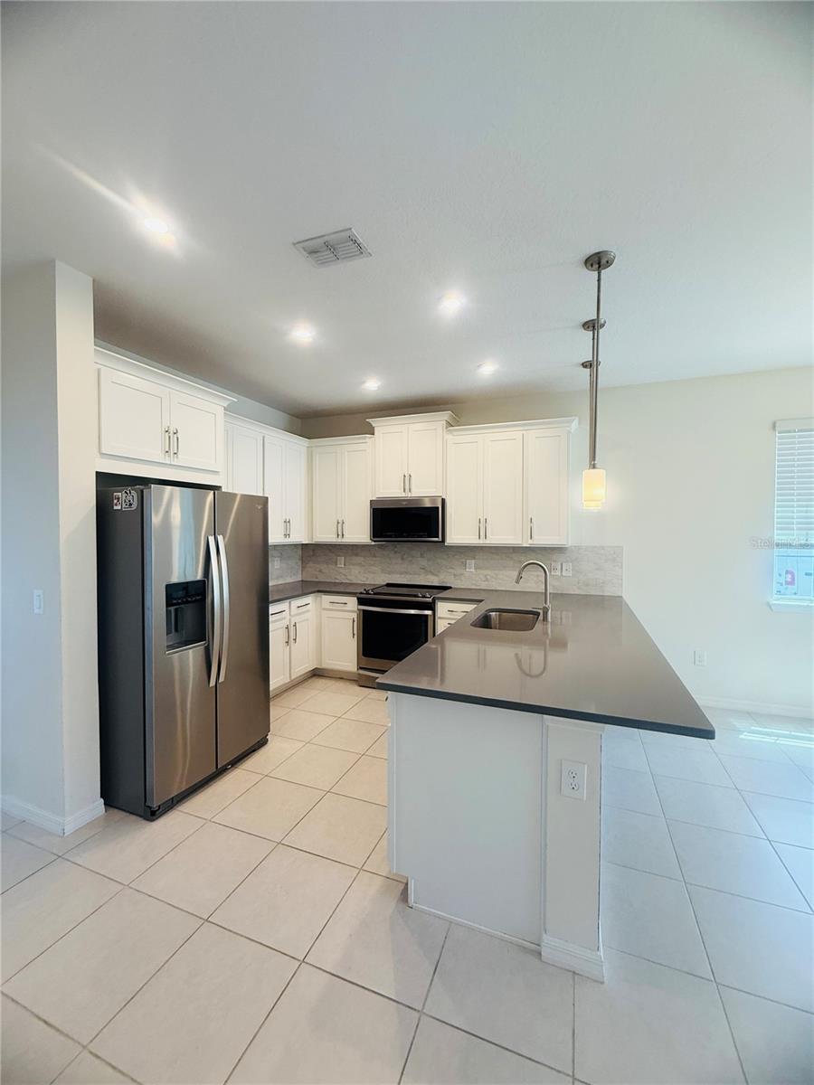 Listing photo id 6 for 8878 Herencia Alley