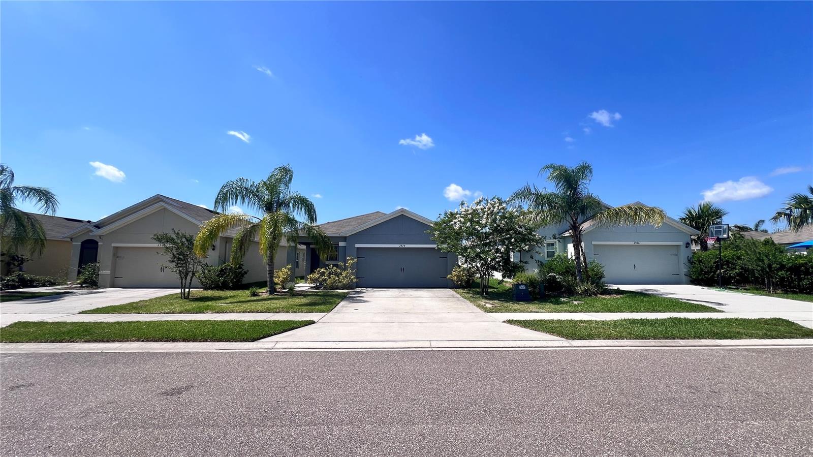 Image 3 of 41 For 2924 Sime Street