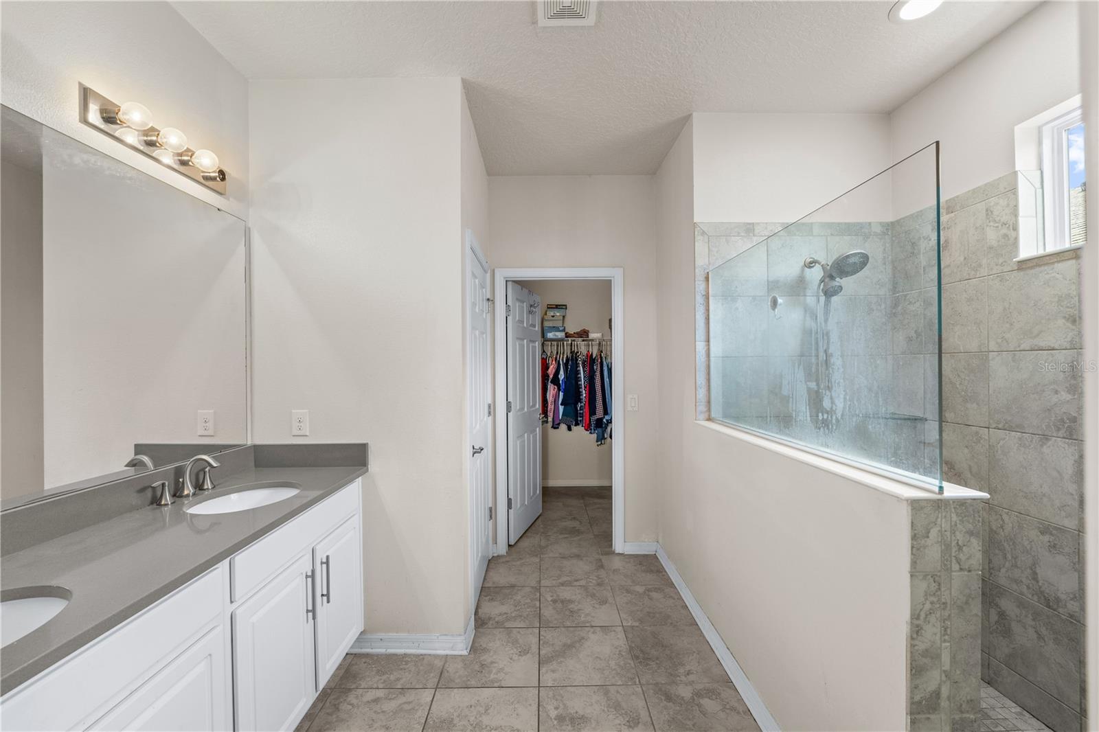 Image 19 of 47 For 3443 Sagebrush Street
