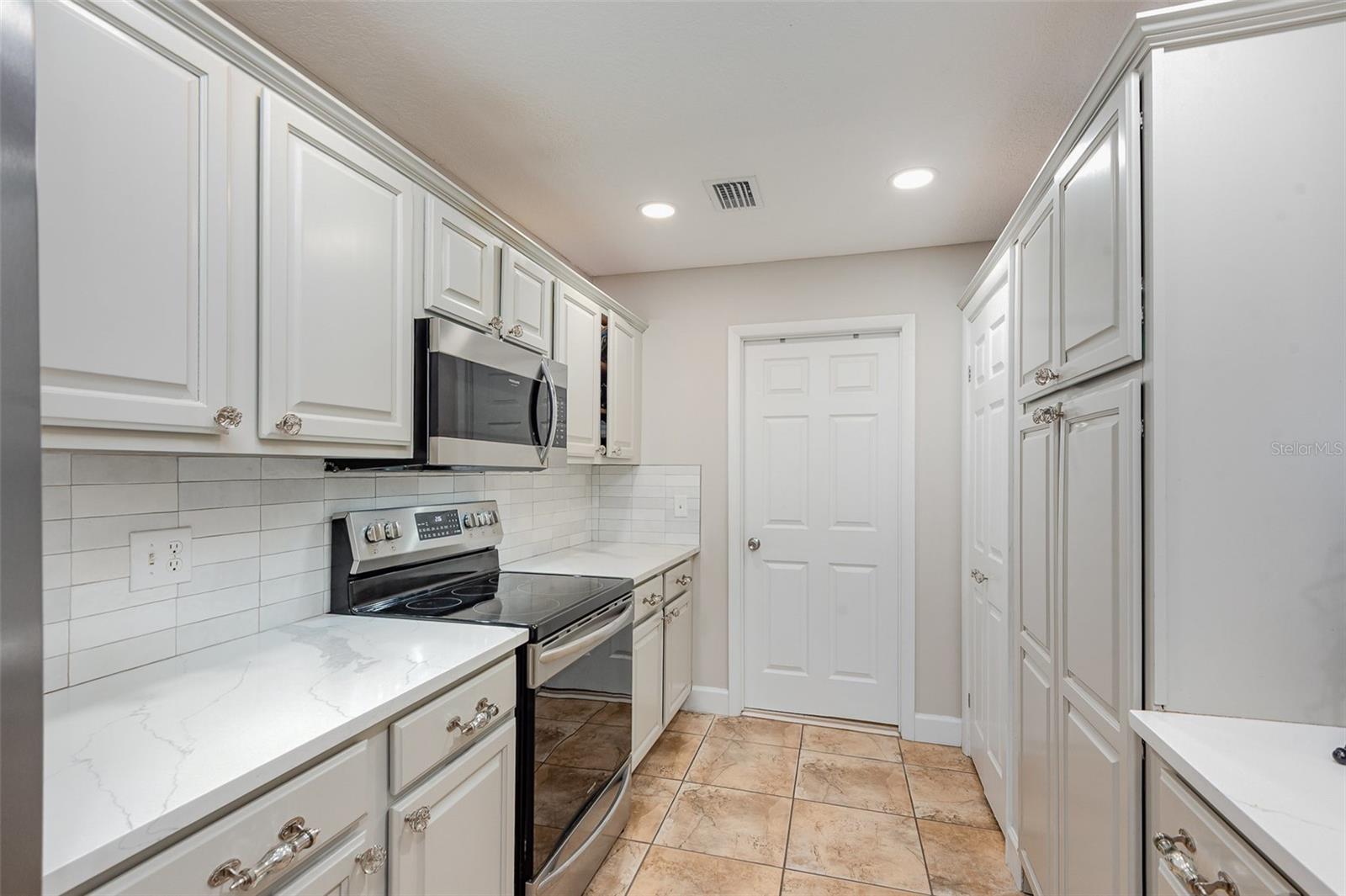Image 10 of 36 For 350 Brentwood Court