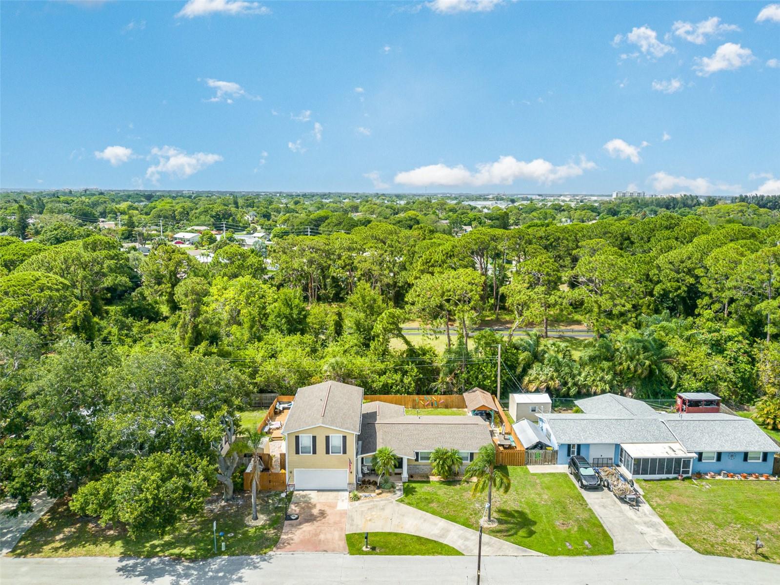 Image 32 of 36 For 350 Brentwood Court