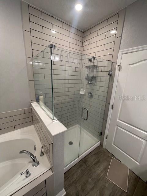 Image 18 of 21 For 2937 Econ Landing Boulevard